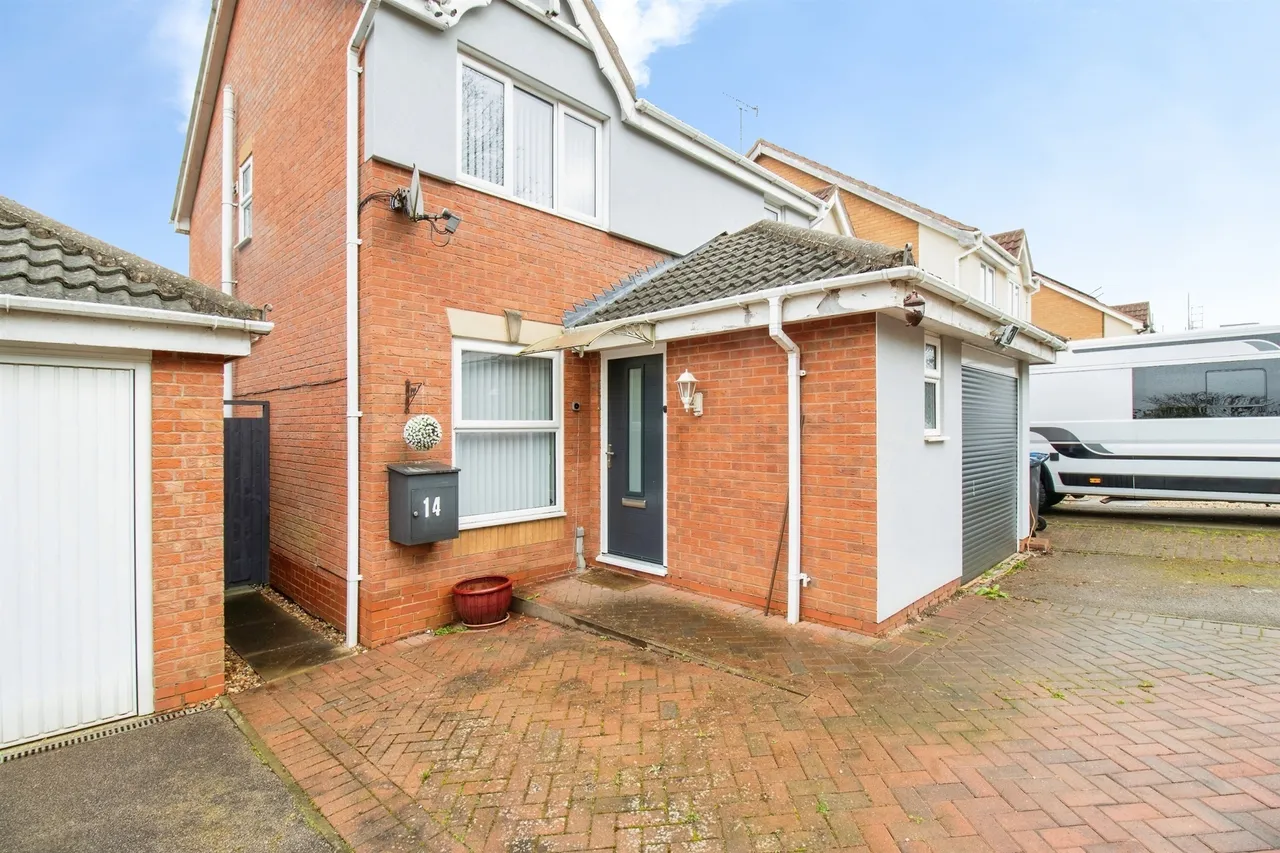 Furrow Close, RUGBY, photo 2