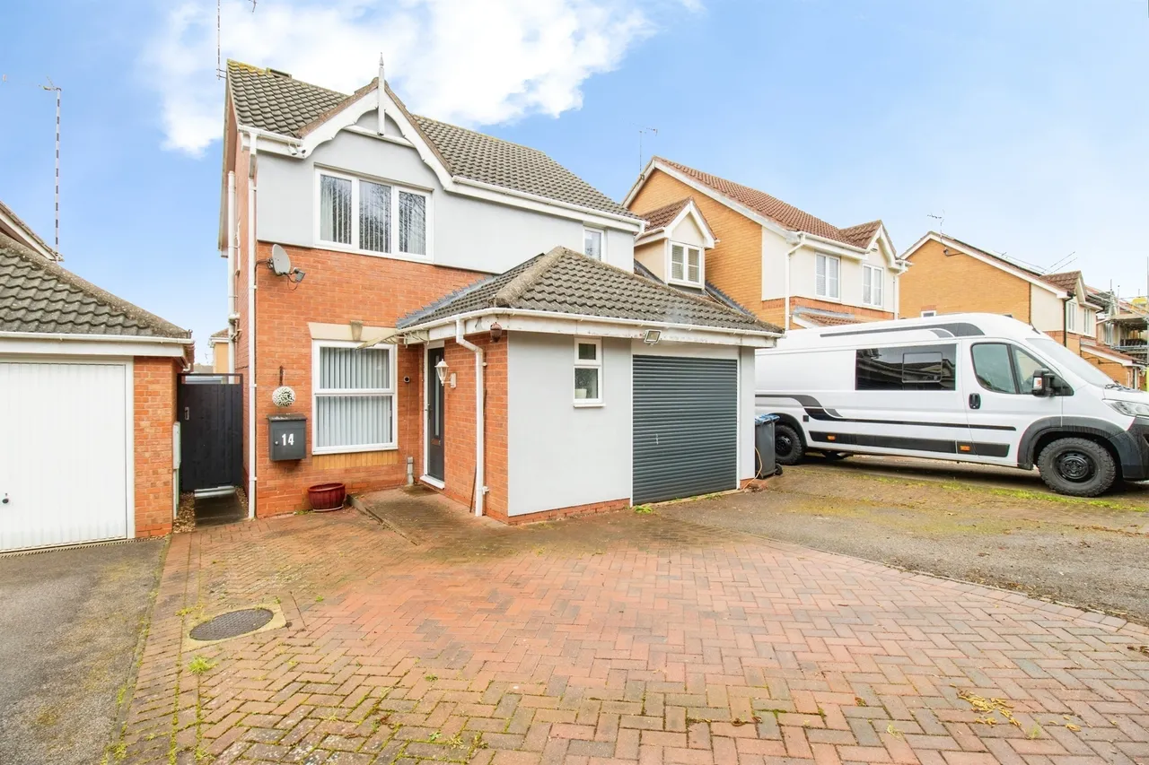 3 bed house for sale — Furrow Close, RUGBY