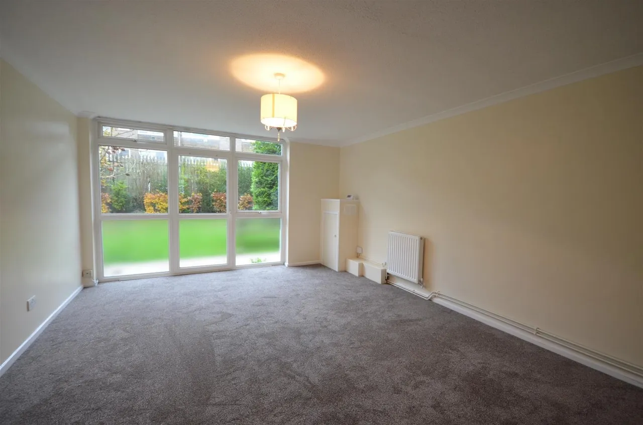 2 bed flat for sale — Goral Mead, Rickmansworth