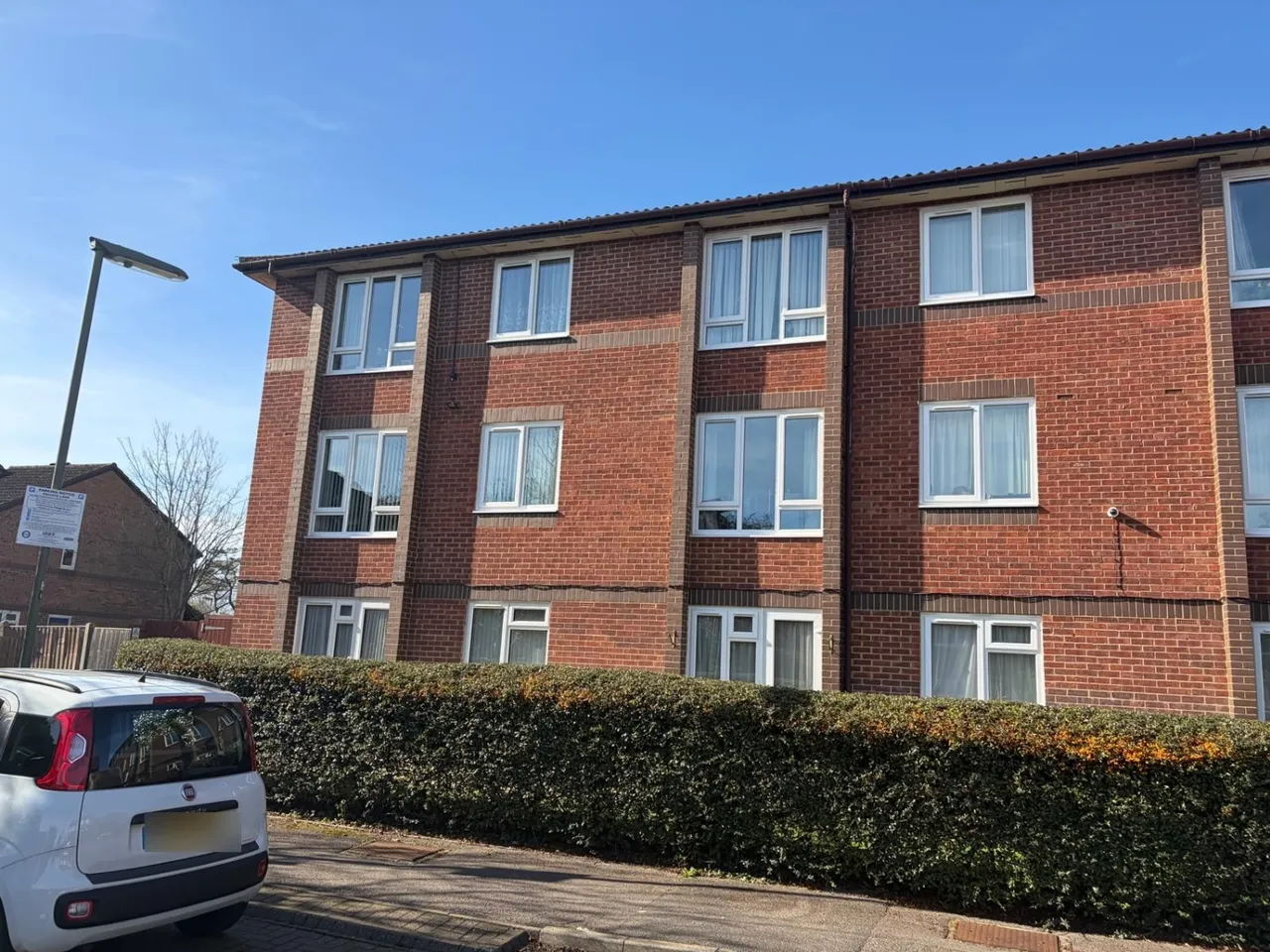 1 bed flat for sale, Manor Farm Court Surrey Egham, TW20