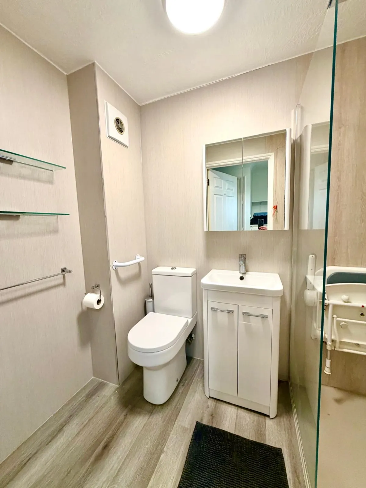 Manor Farm Court Surrey Egham, TW20, photo 5