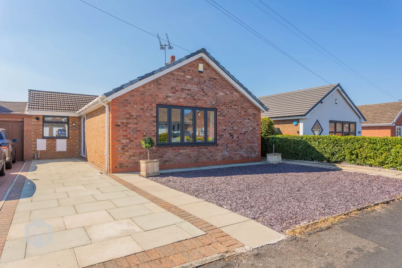3 bed house for sale — Falcondale Road, Winwick, Warrington, WA2 8NB