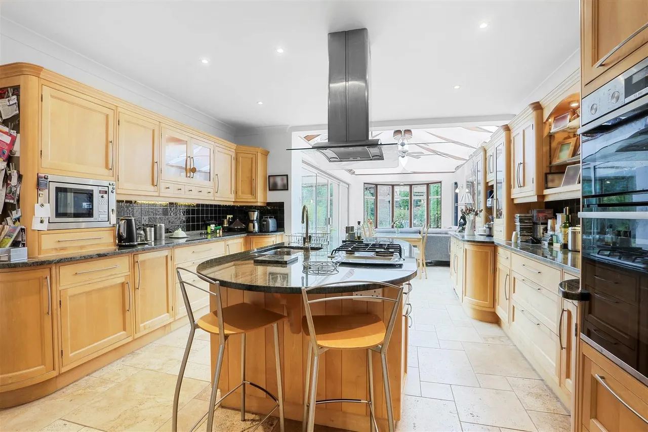 Westcott Way, Cheam, SM2 7JY, photo 11