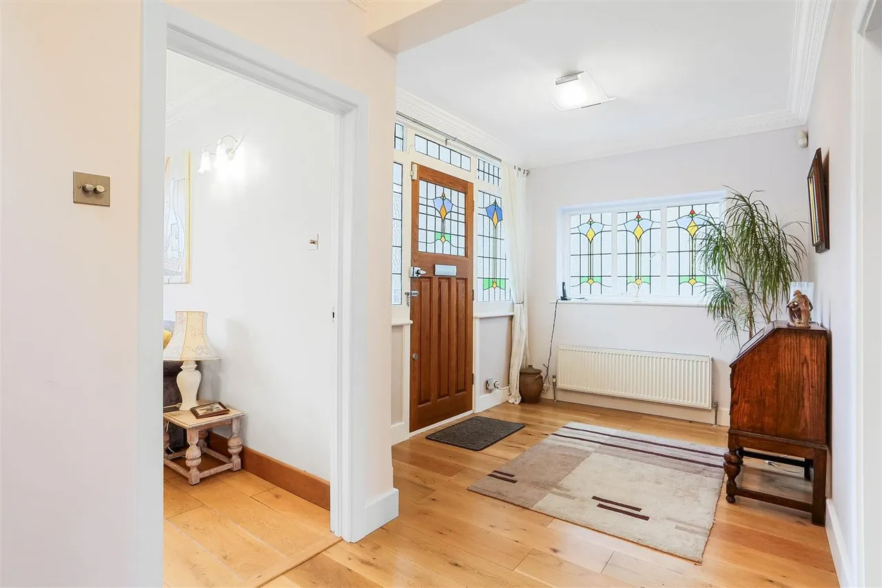 Westcott Way, Cheam, SM2 7JY, photo 5