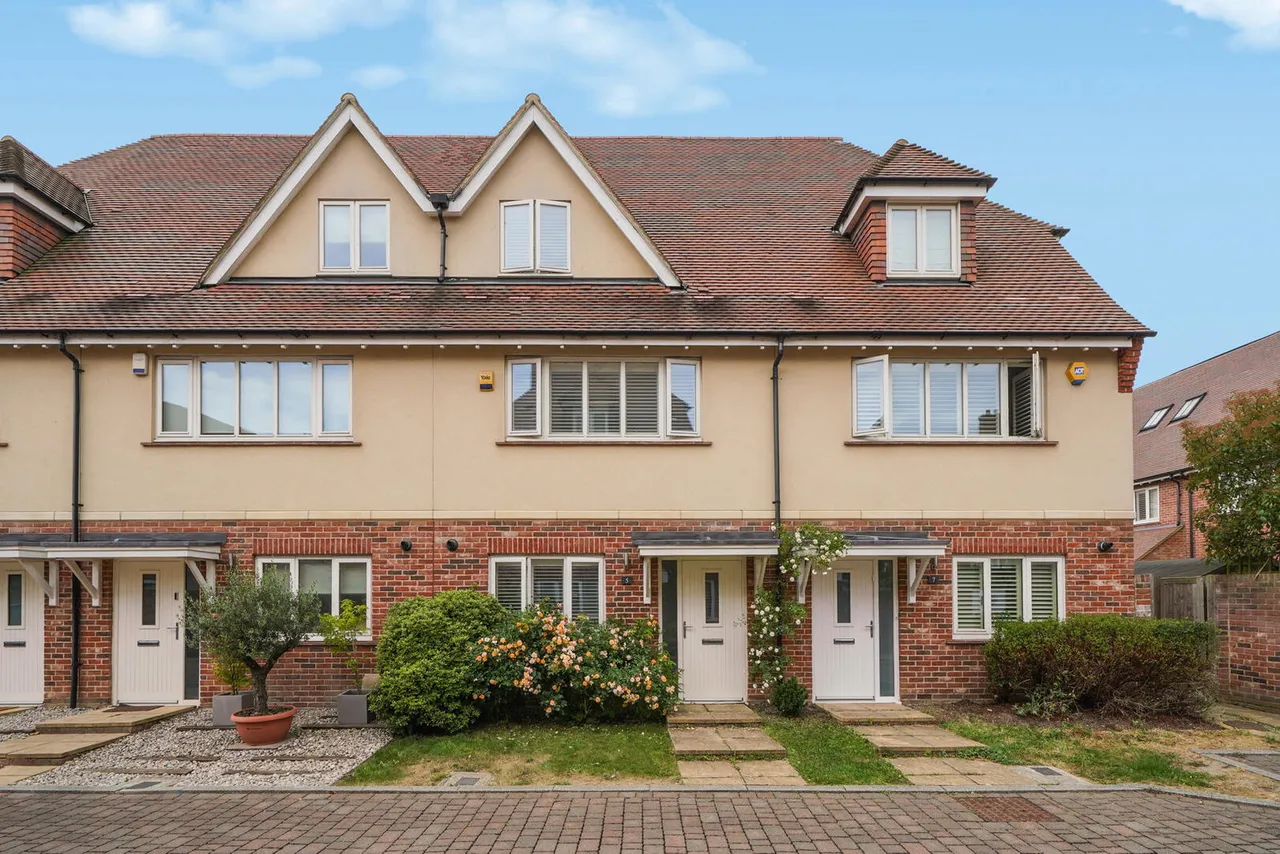 3 bed house for sale — Quartermaster Lane, Millbrook Park, NW7 1JZ