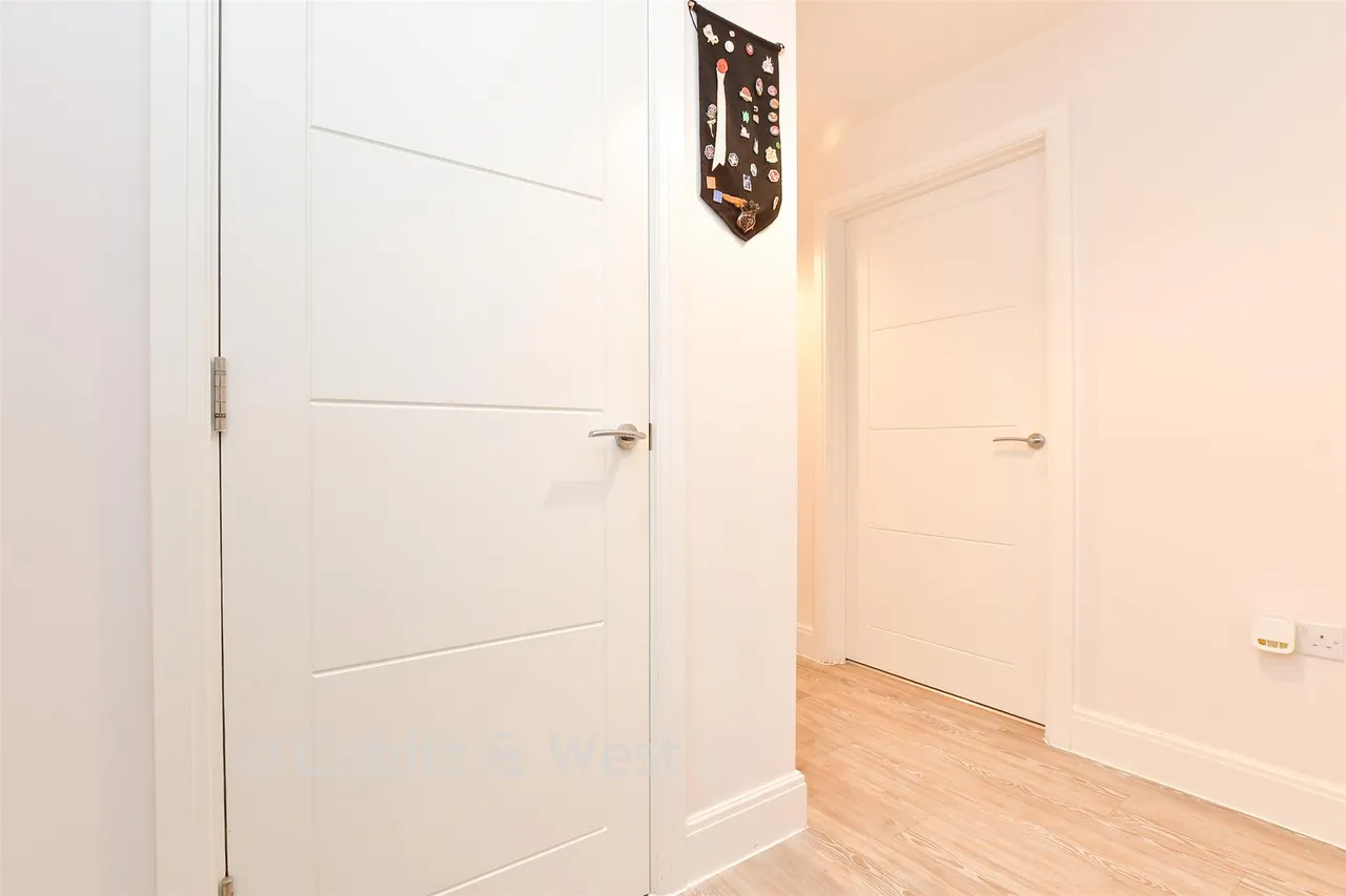 William Way, Godstone, RH9, photo 10