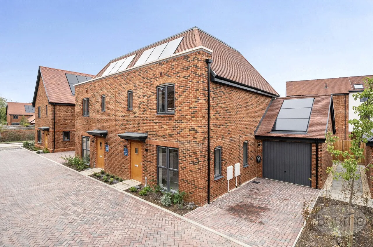 3 bed house for sale, Brookwood Road, Petersfield, GU31