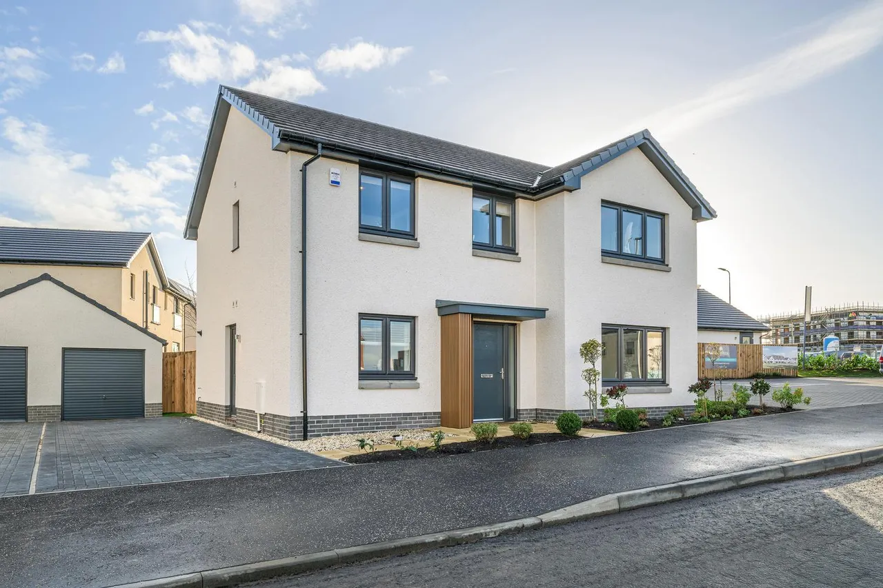 5 bed house for sale — The Pines, Wallyford, East Lothian, EH21 8TN