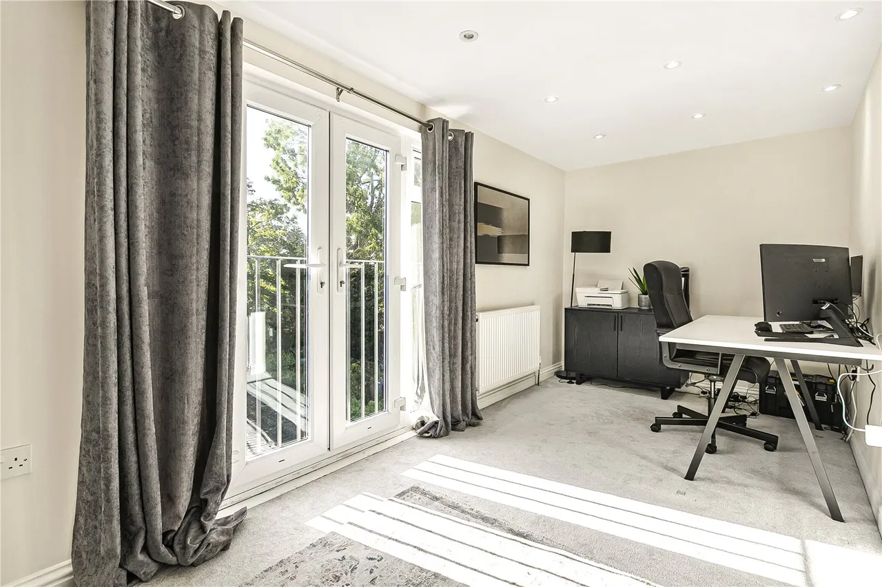 Bridge Way, Twickenham, TW2, photo 12