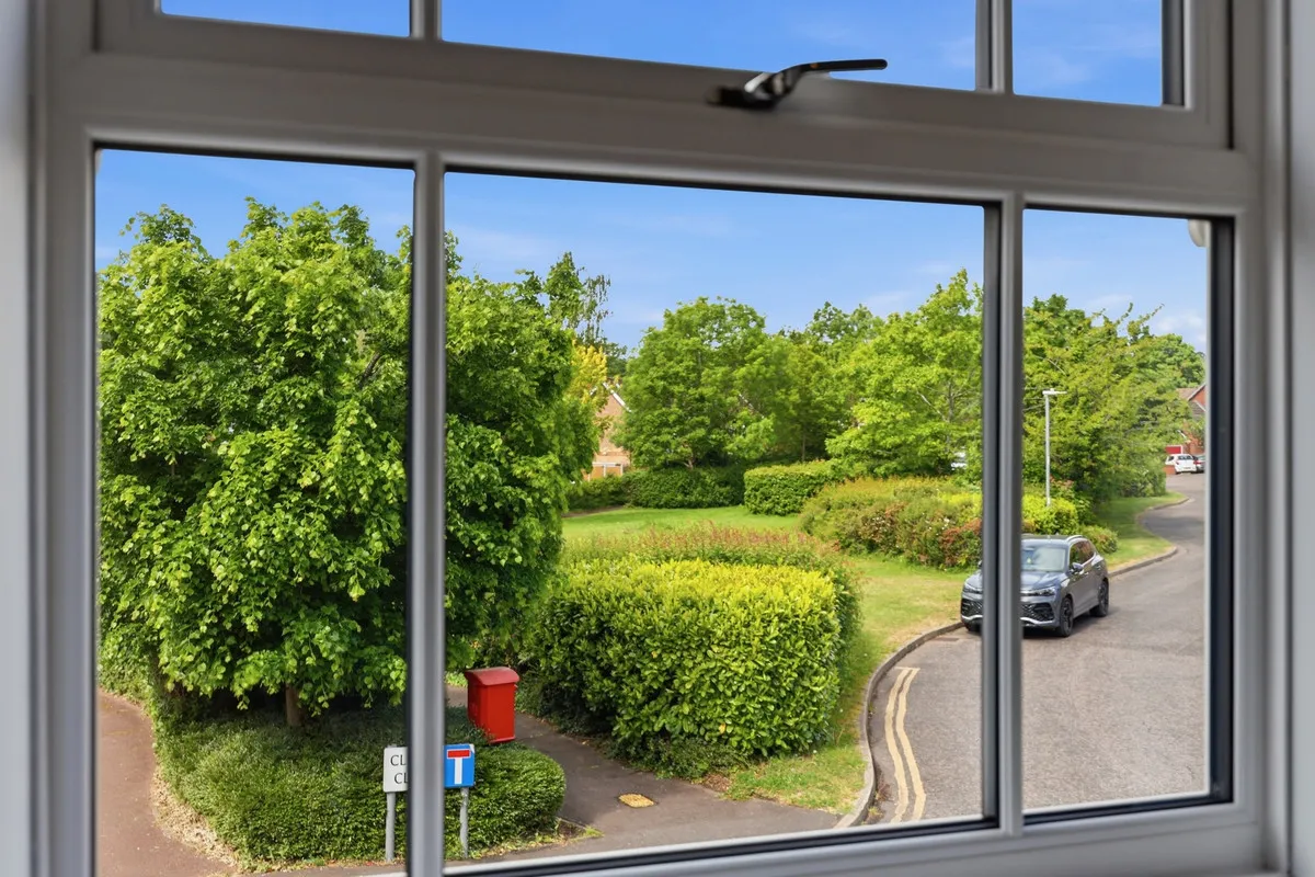 Cleves Close, Loughton, IG10, photo 25