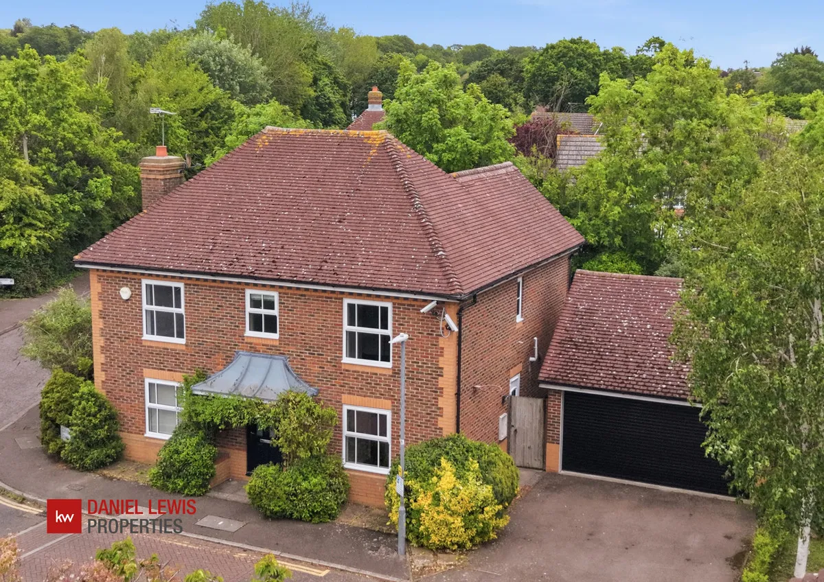 Cleves Close, Loughton, IG10, photo 32