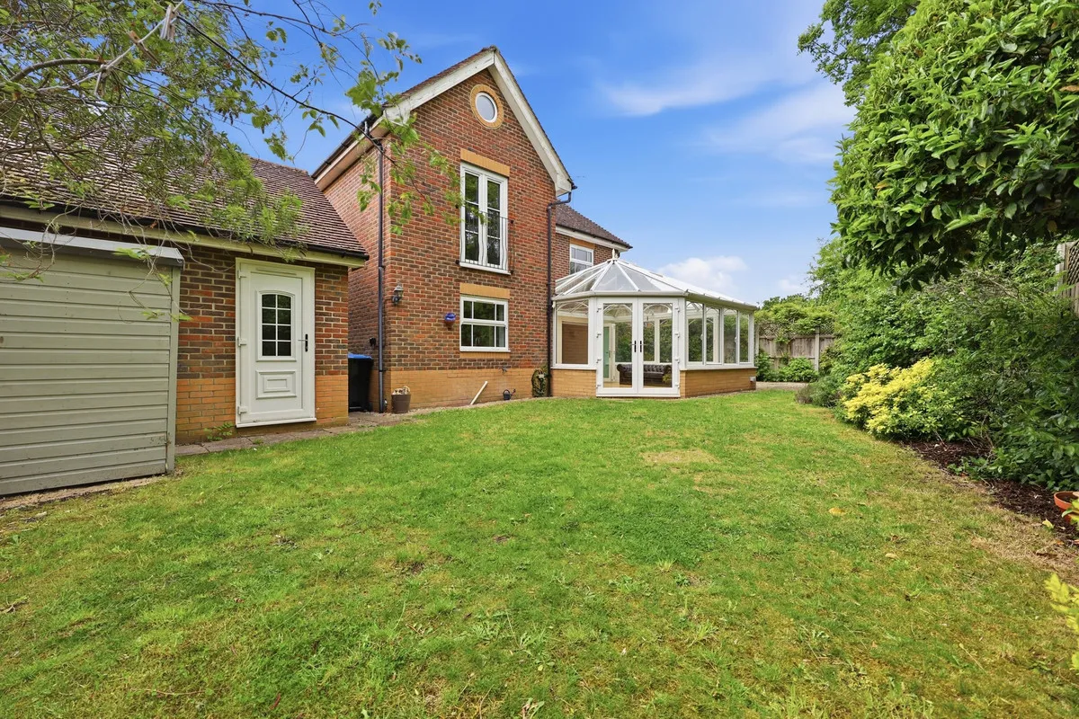 Cleves Close, Loughton, IG10, photo 30