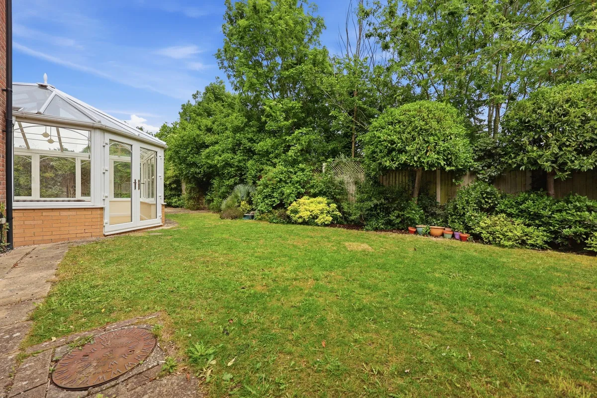 Cleves Close, Loughton, IG10, photo 31