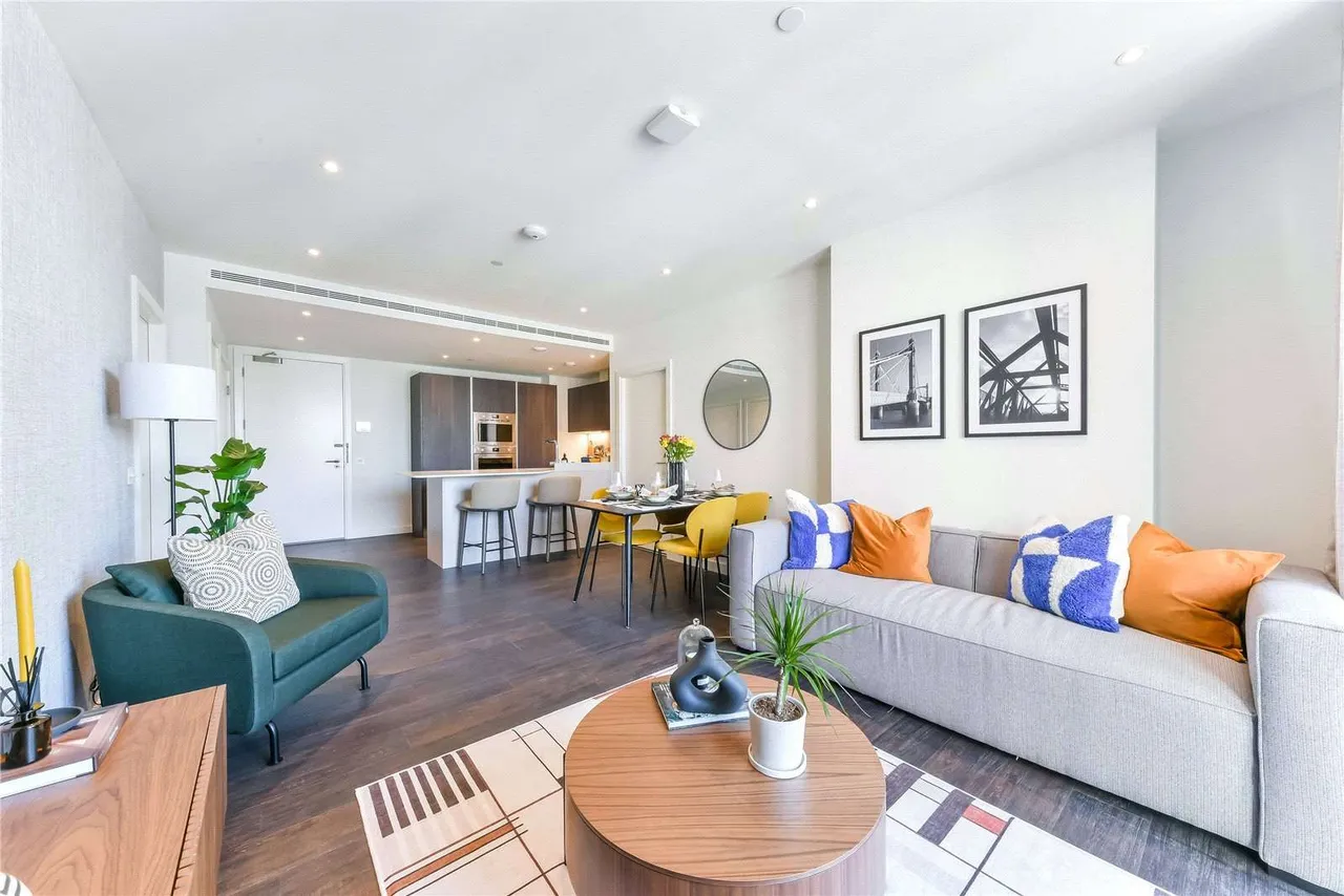 Nine Elms Lane, London, SW11 7DE, photo 2