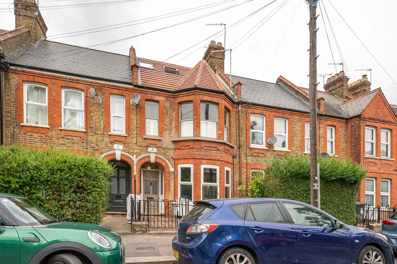 1 bed flat for sale — 61 Fleeming Road, London