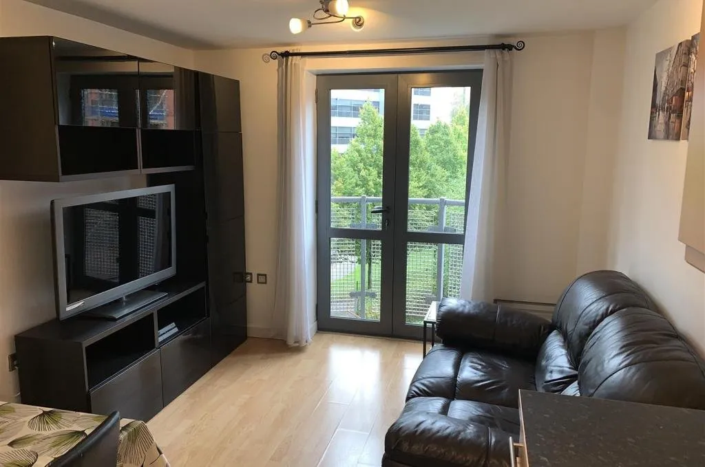 1 bed flat for sale, City Walk, Leeds, LS11