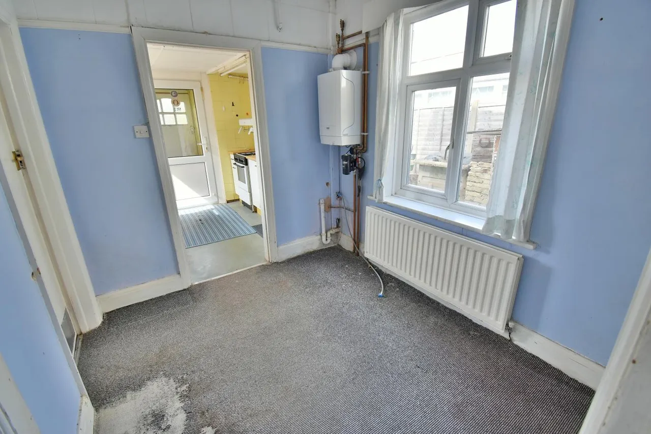 Clayford Avenue, BH22, photo 8
