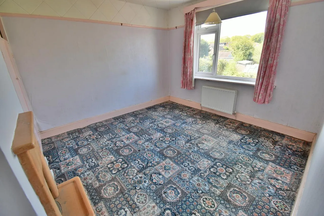 Clayford Avenue, BH22, photo 11