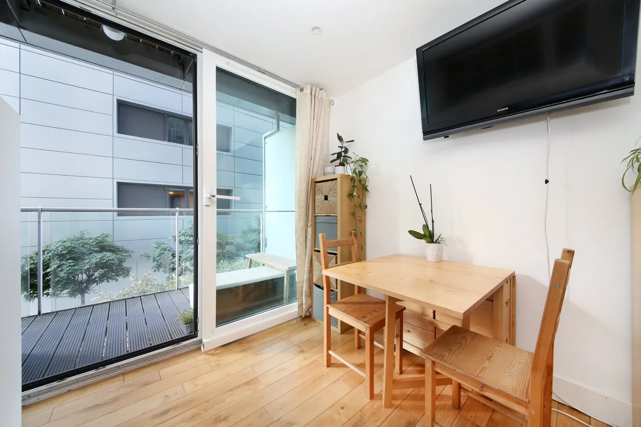 Queenstown Road, London, SW11, photo 4