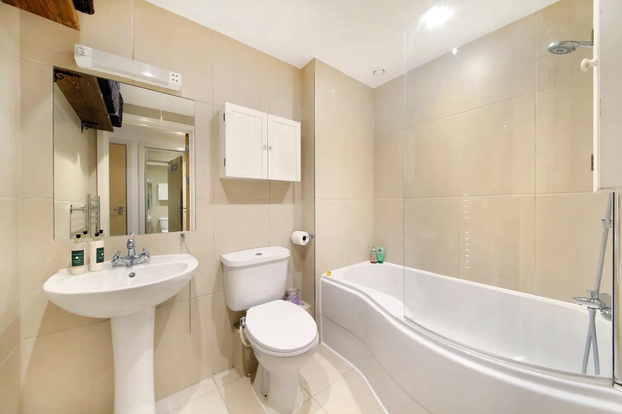 Queenstown Road, London, SW11, photo 5