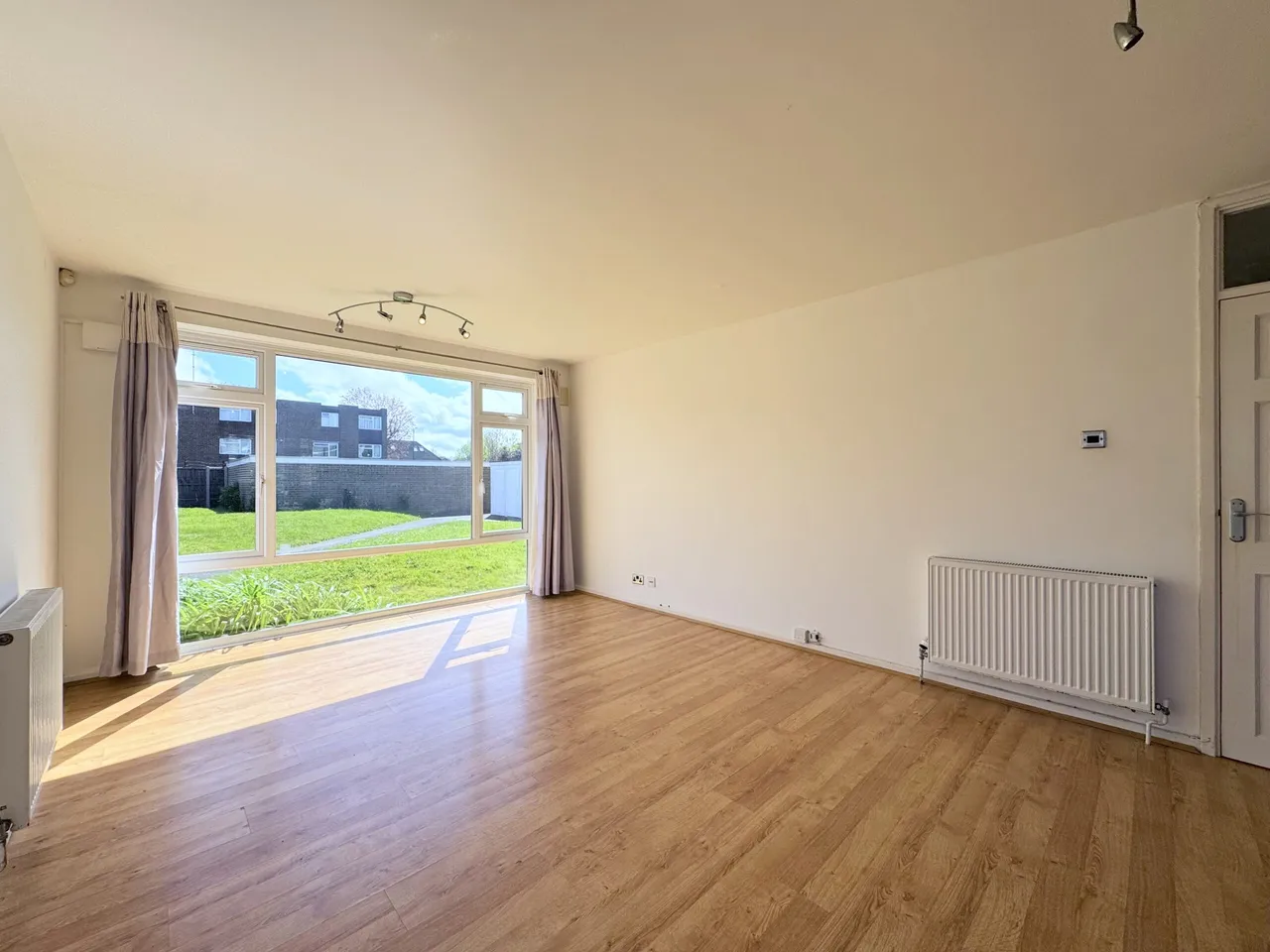Stratton Close, Edgware, HA8, photo 8