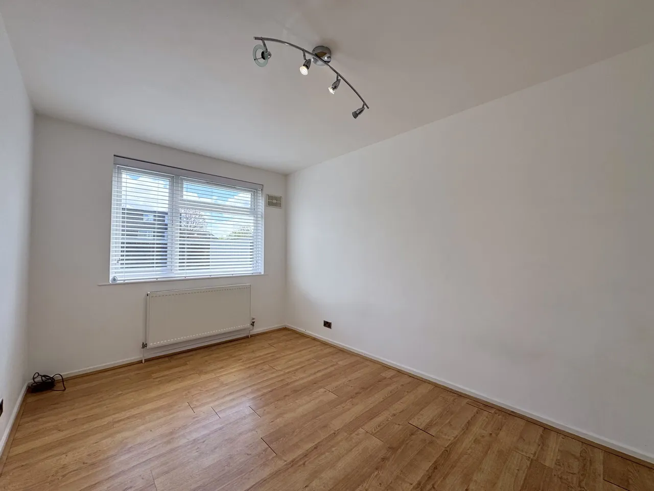 Stratton Close, Edgware, HA8, photo 9