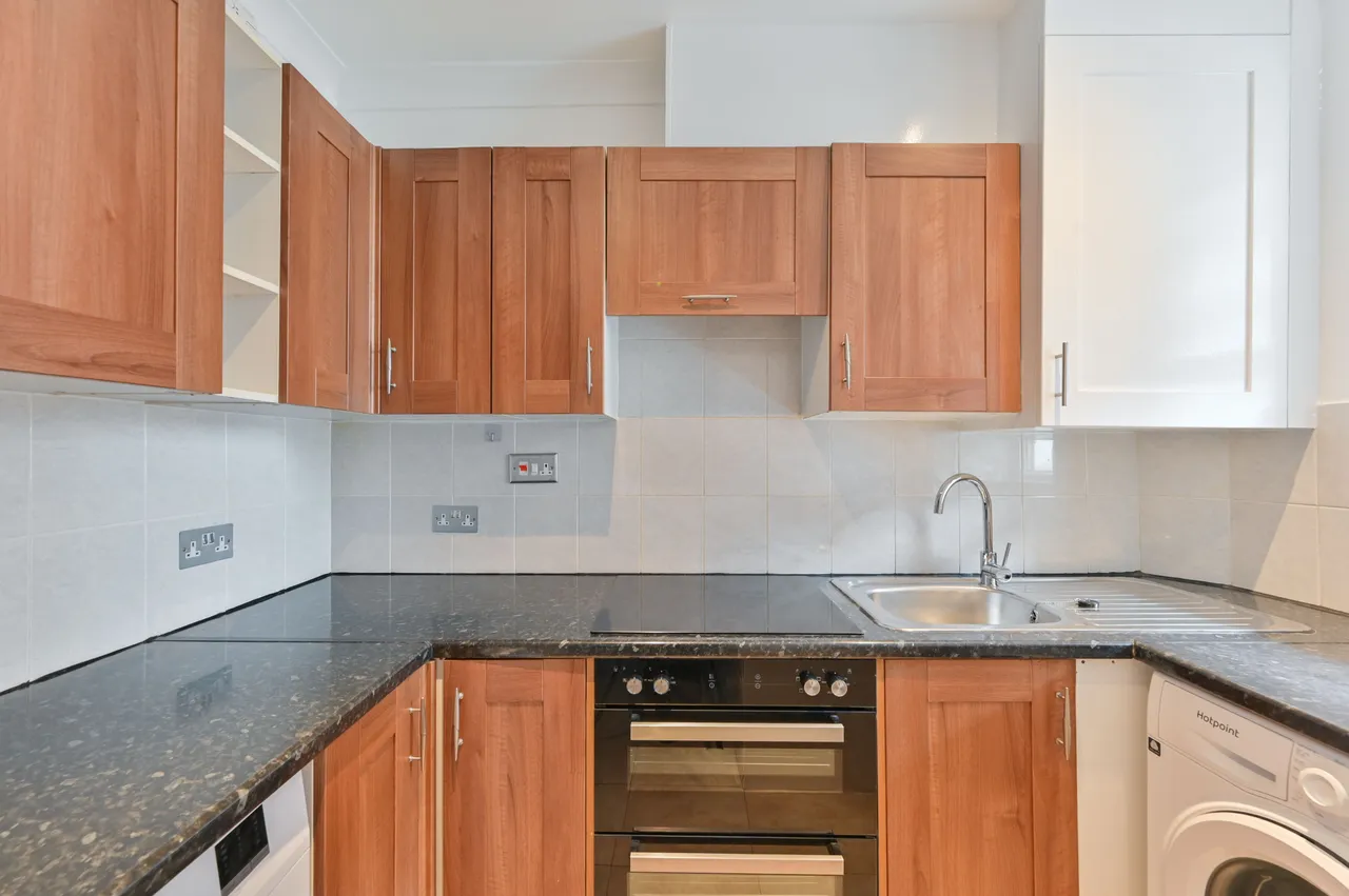10 Pulham House, Dorset Road, London, photo 8