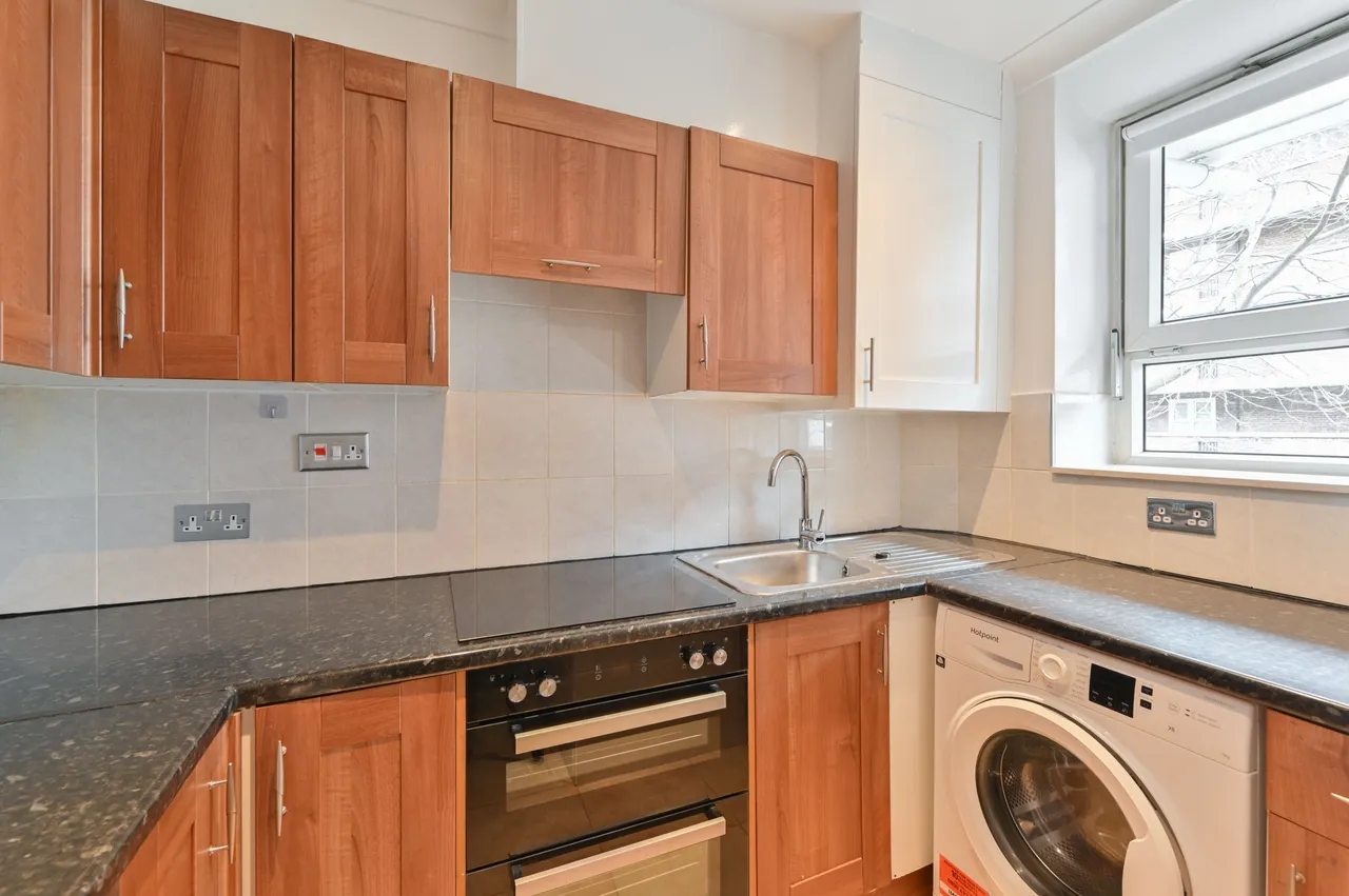 10 Pulham House, Dorset Road, London, photo 7