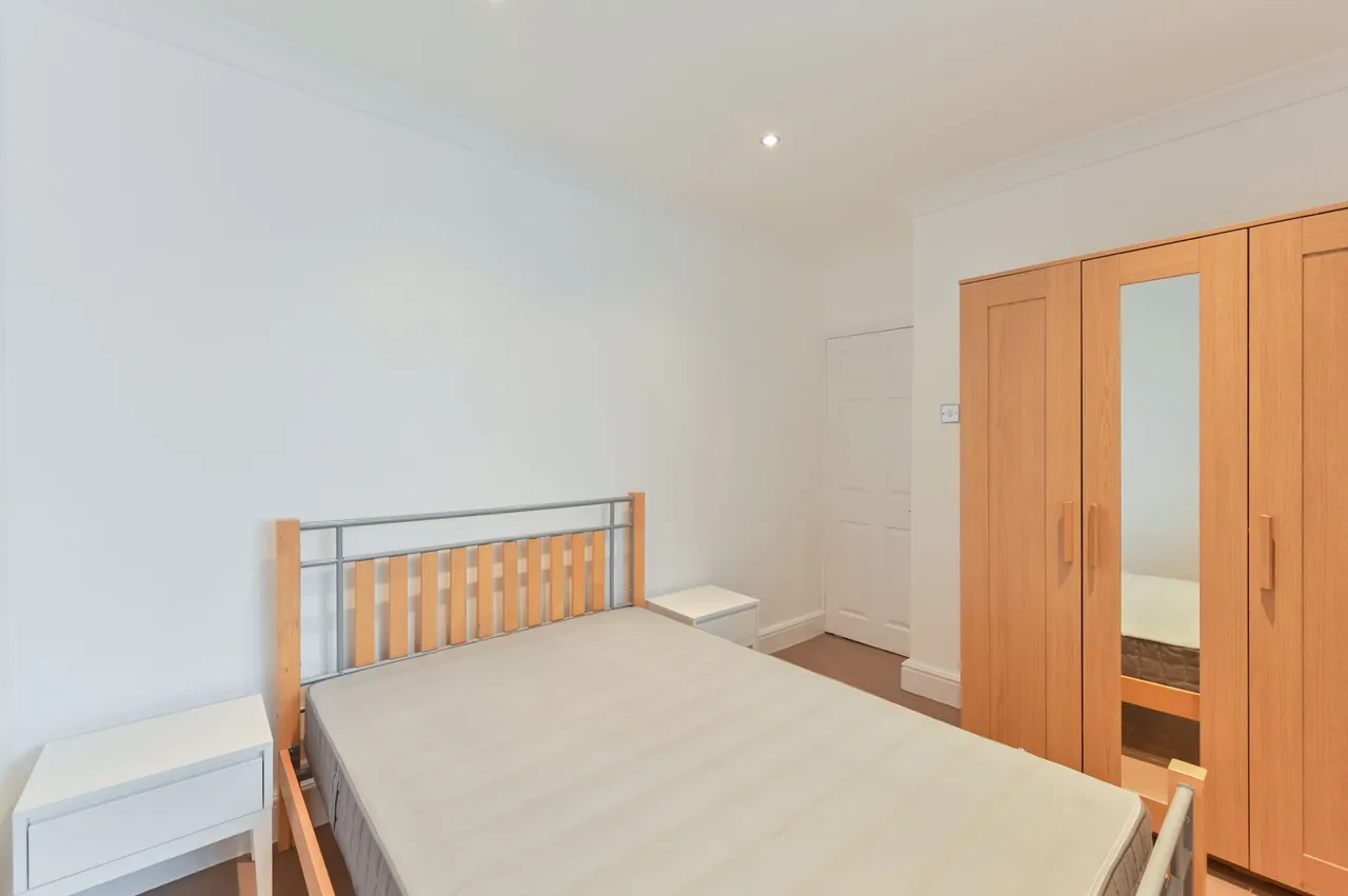10 Pulham House, Dorset Road, London, photo 4