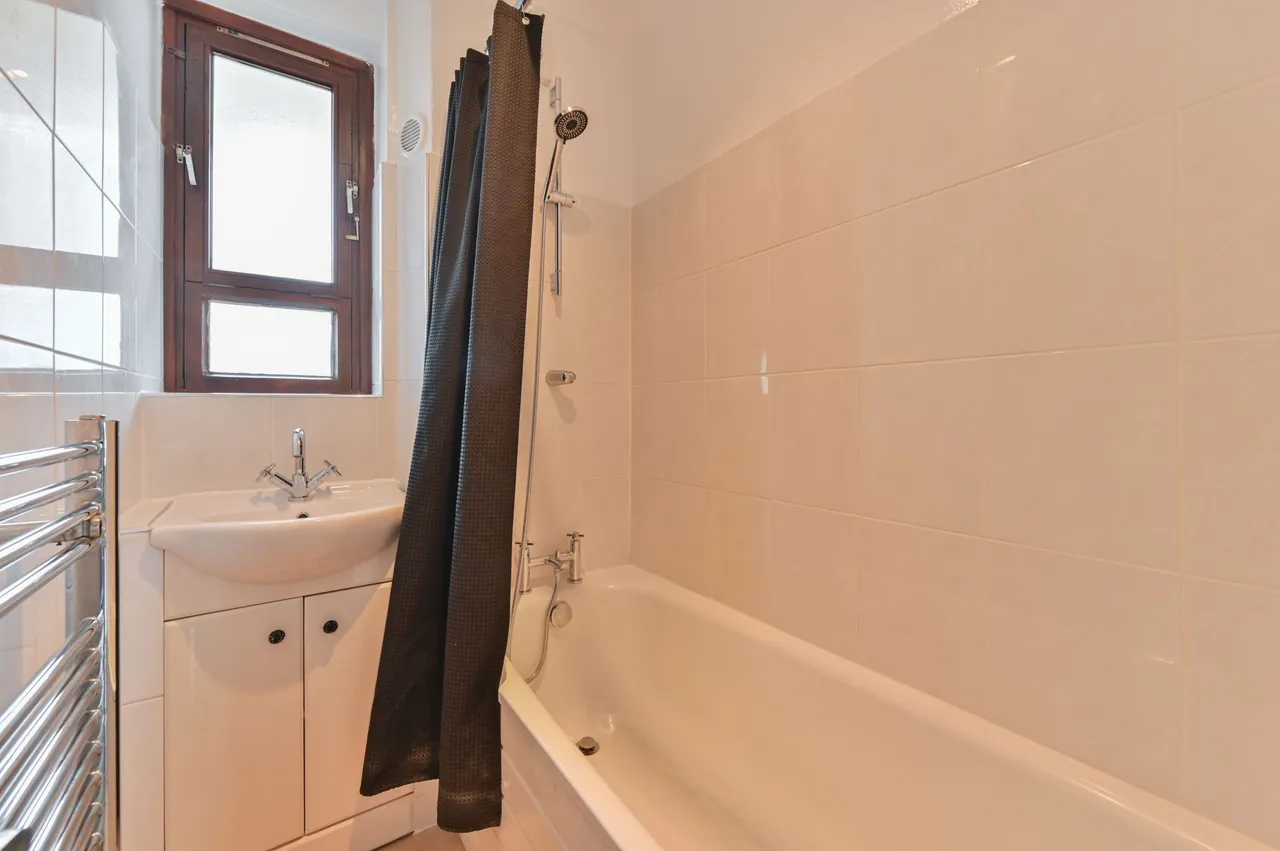 10 Pulham House, Dorset Road, London, photo 9