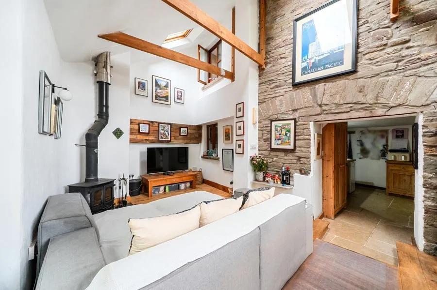 The Cottage, Velindre, LD3, photo 8