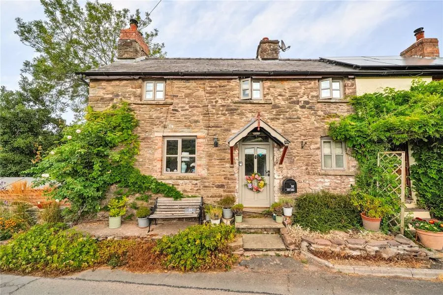 2 bed house for sale, The Cottage, Velindre, LD3