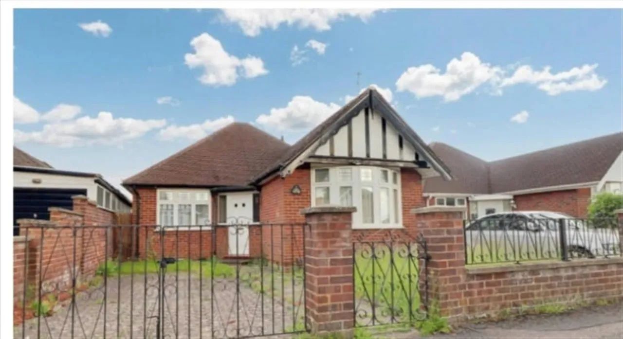 3 bed house for sale, Welbury Avenue, Luton, LU3