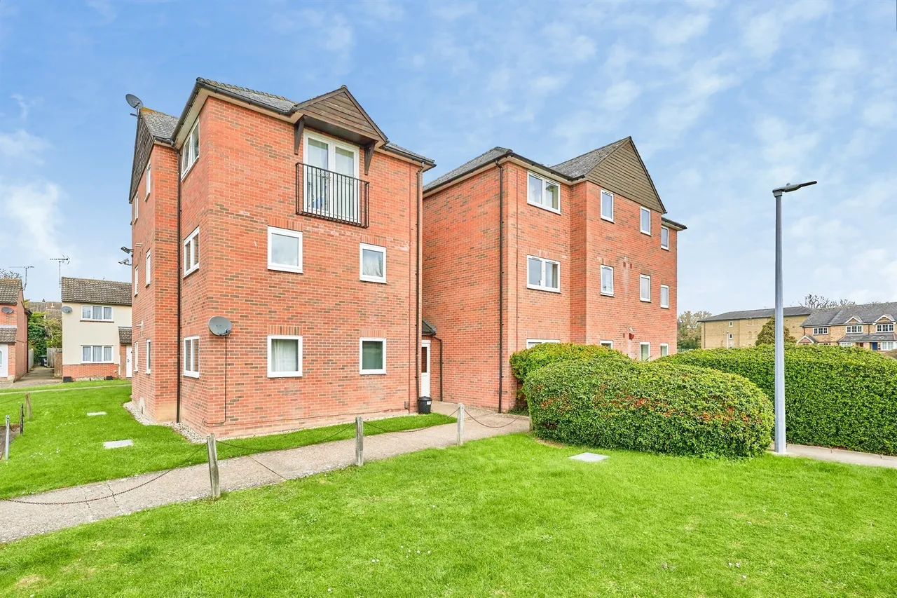 1 bed flat for sale, Carnation Drive, Saffron Walden, CB10