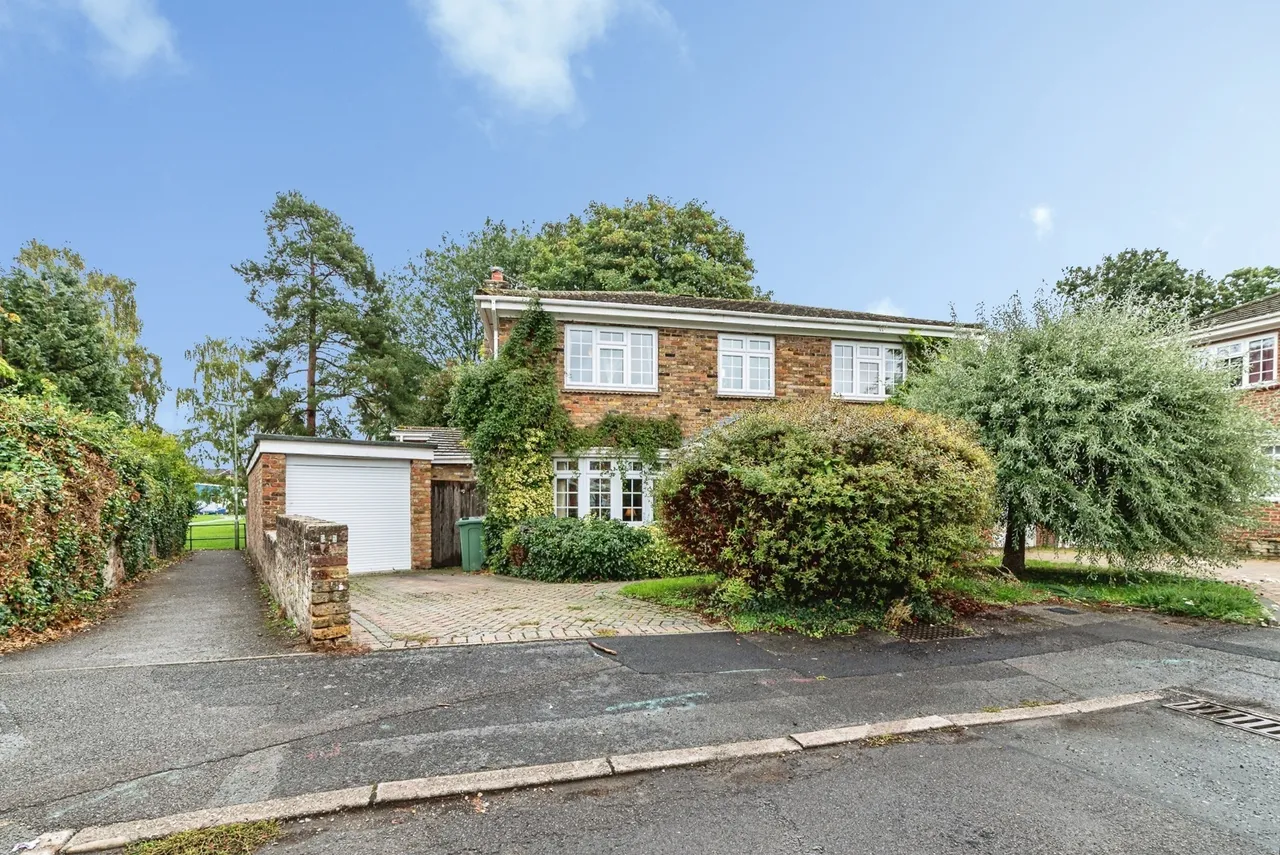4 bed house for sale, Holy Barn Close, Basingstoke, RG22