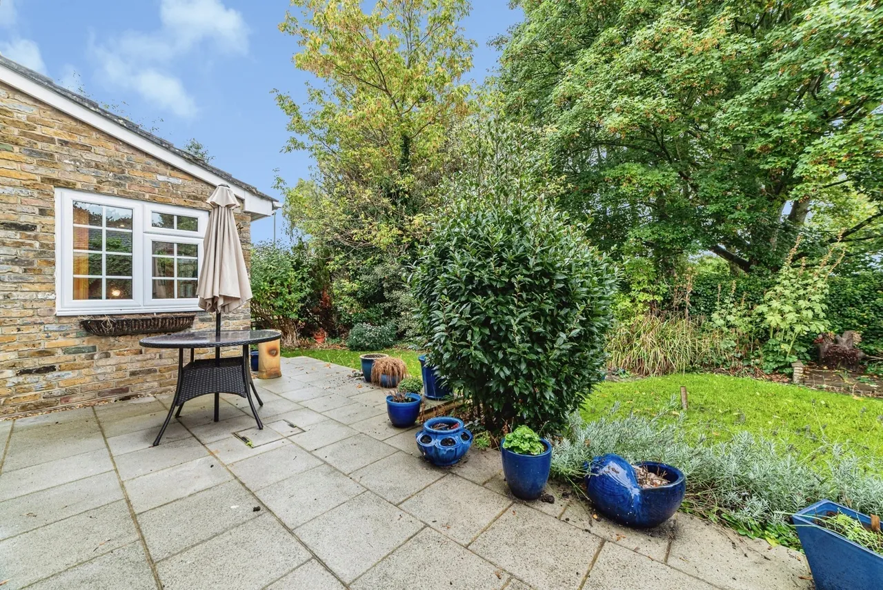 Holy Barn Close, Basingstoke, RG22, photo 13