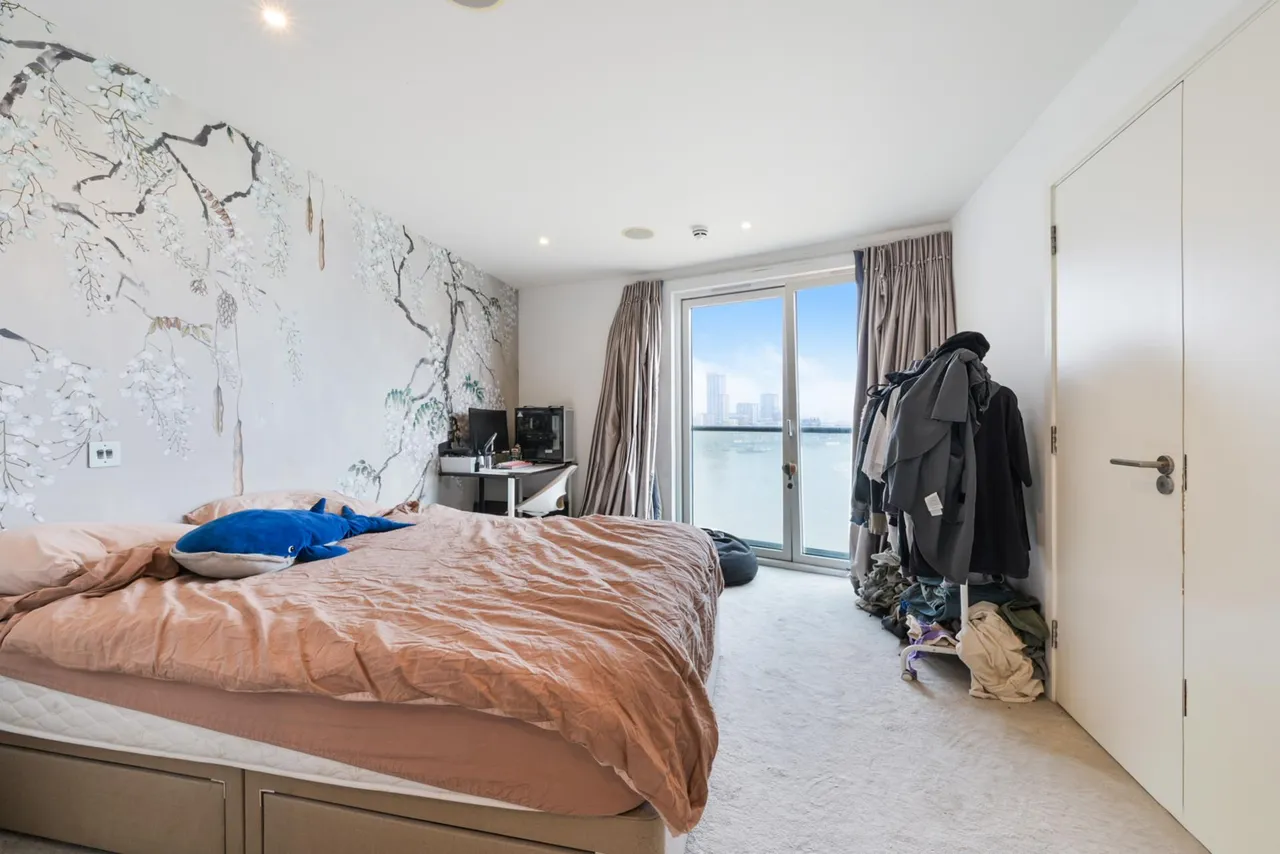Fairmont Avenue, E14, photo 3