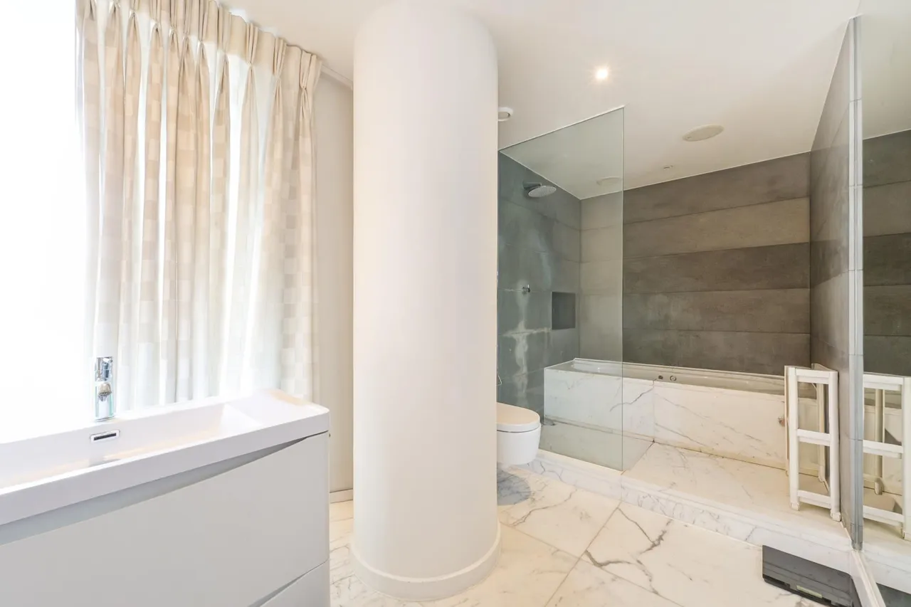 Fairmont Avenue, E14, photo 12