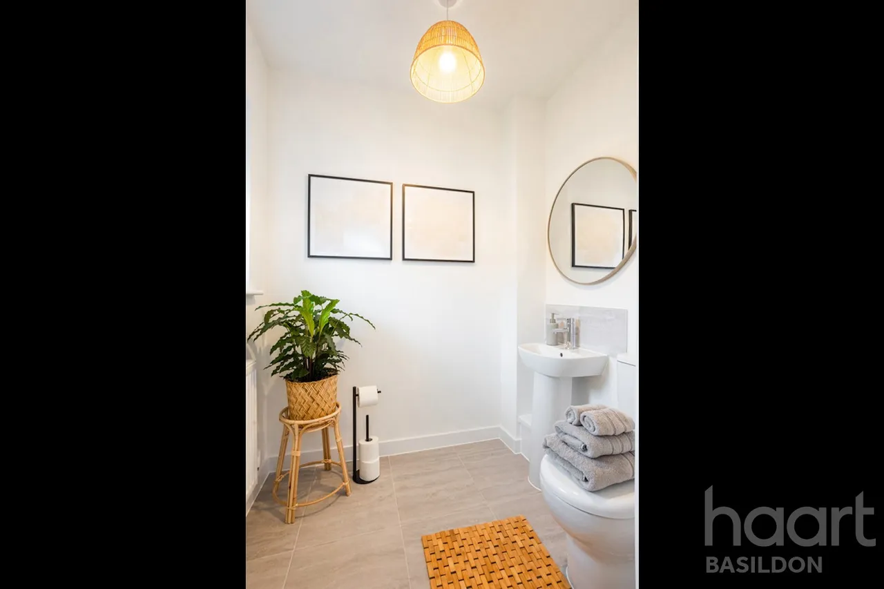 Ghyllgrove Place, Basildon, SS14, photo 6