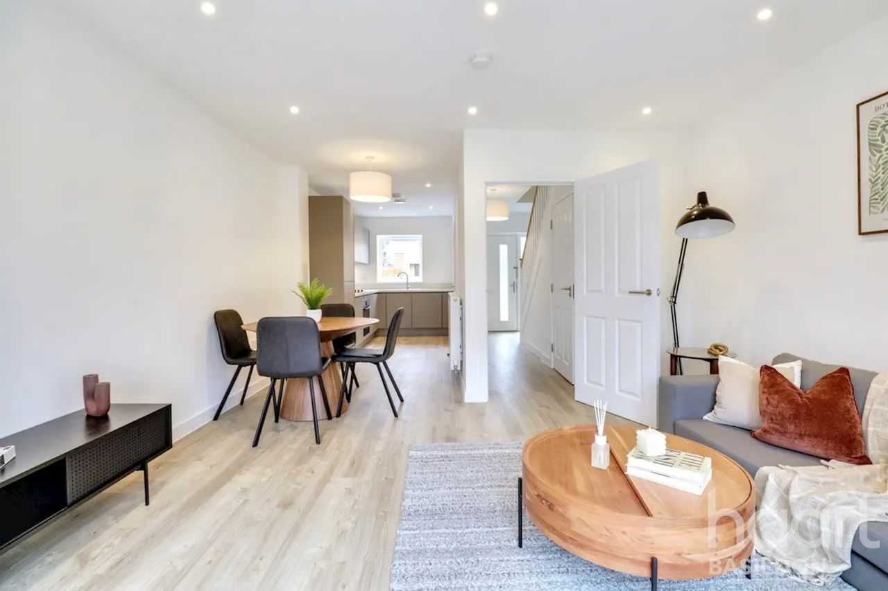Ghyllgrove Place, Basildon, SS14, photo 3