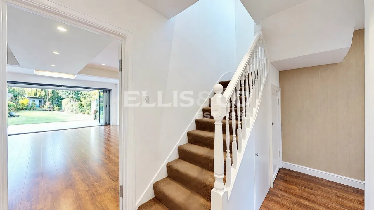 Oaklands Avenue, Watford, WD19, photo 12