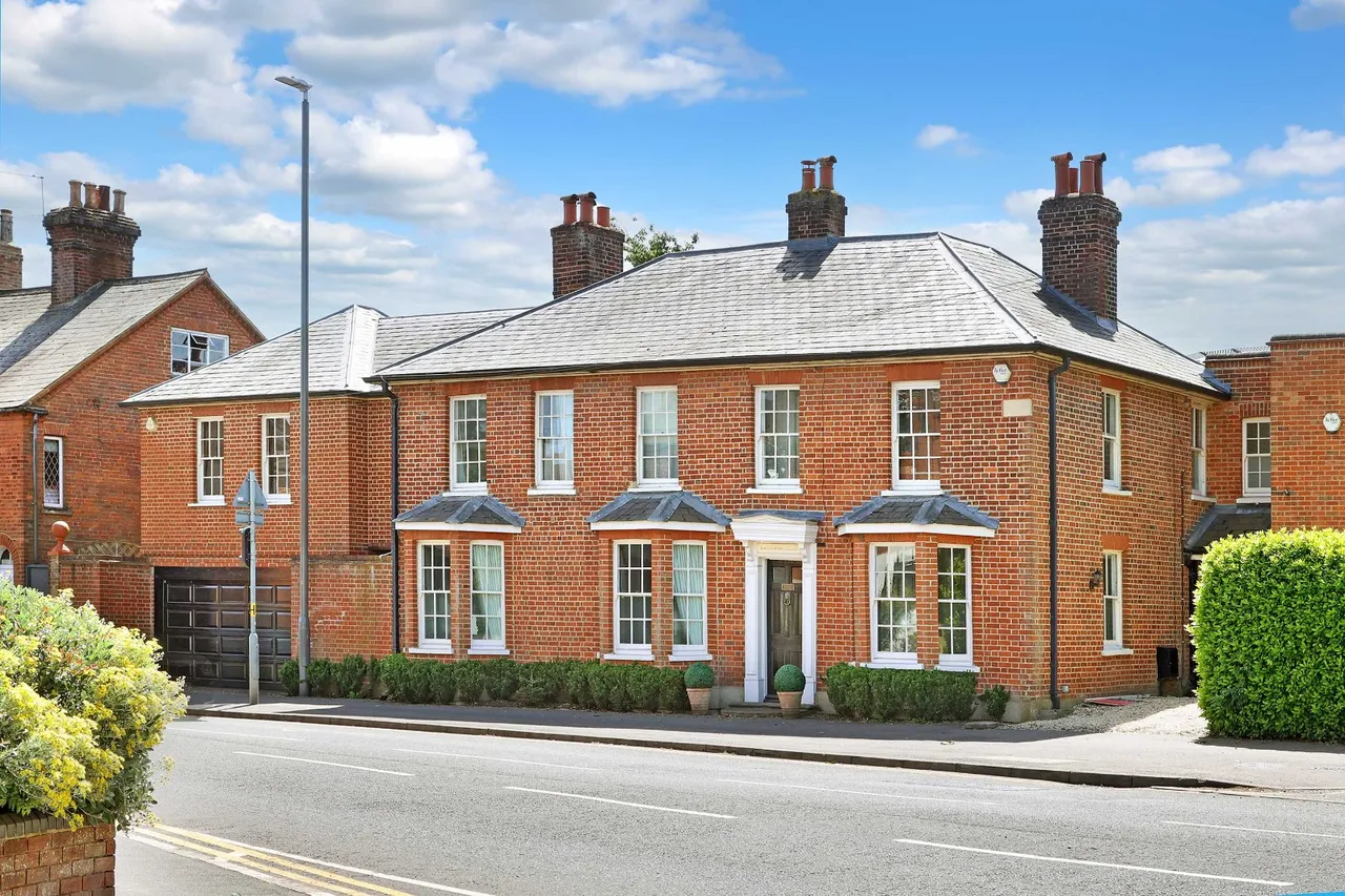 5 bed house for sale, Aylesbury End, Beaconsfield, HP9