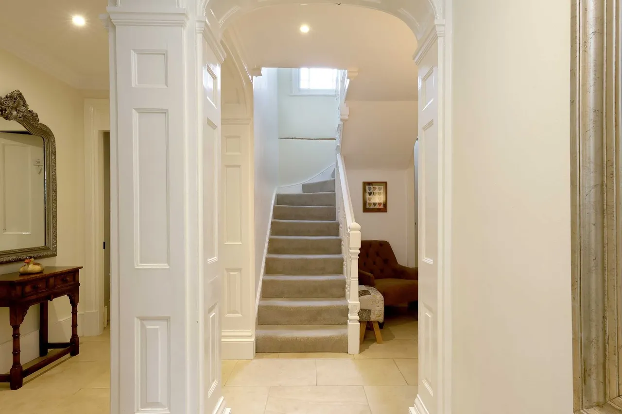 Aylesbury End, Beaconsfield, HP9, photo 6