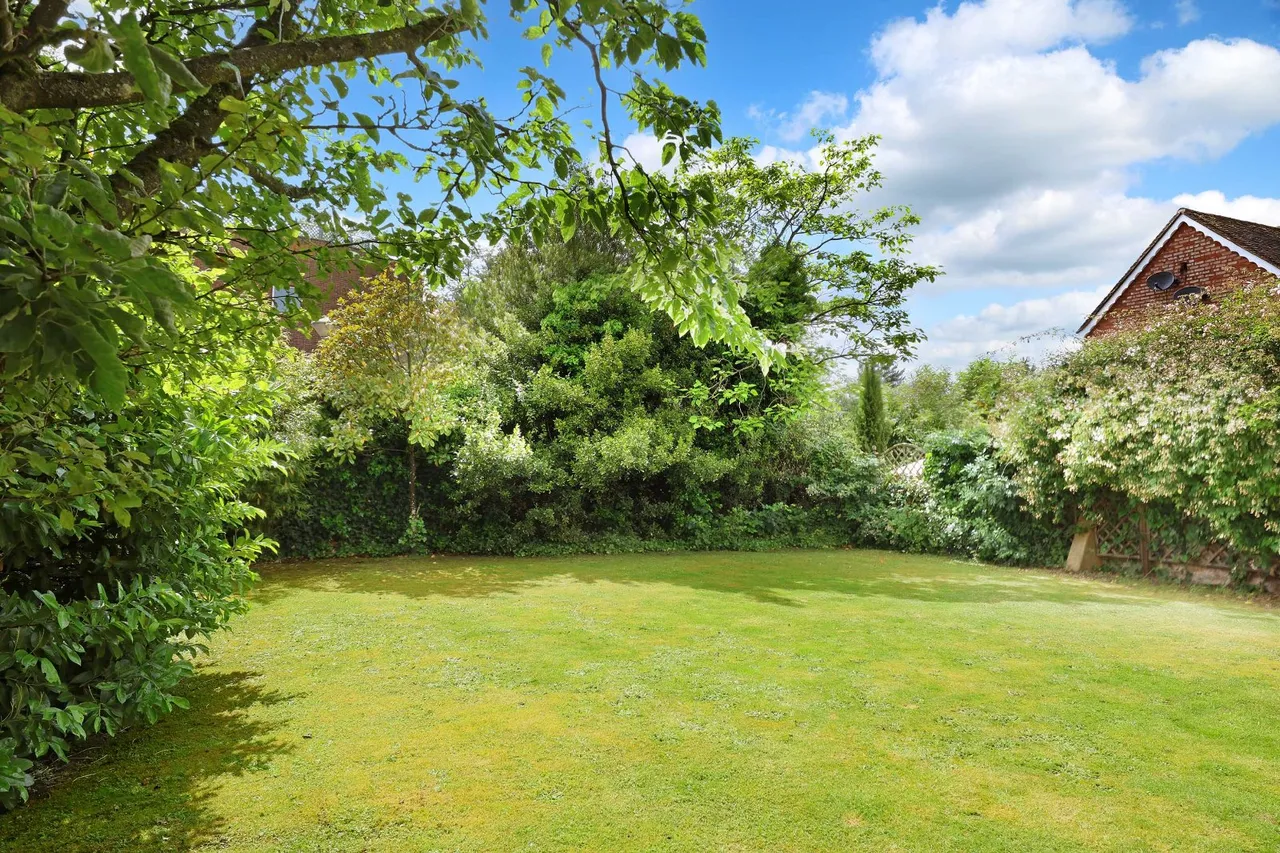 Aylesbury End, Beaconsfield, HP9, photo 5