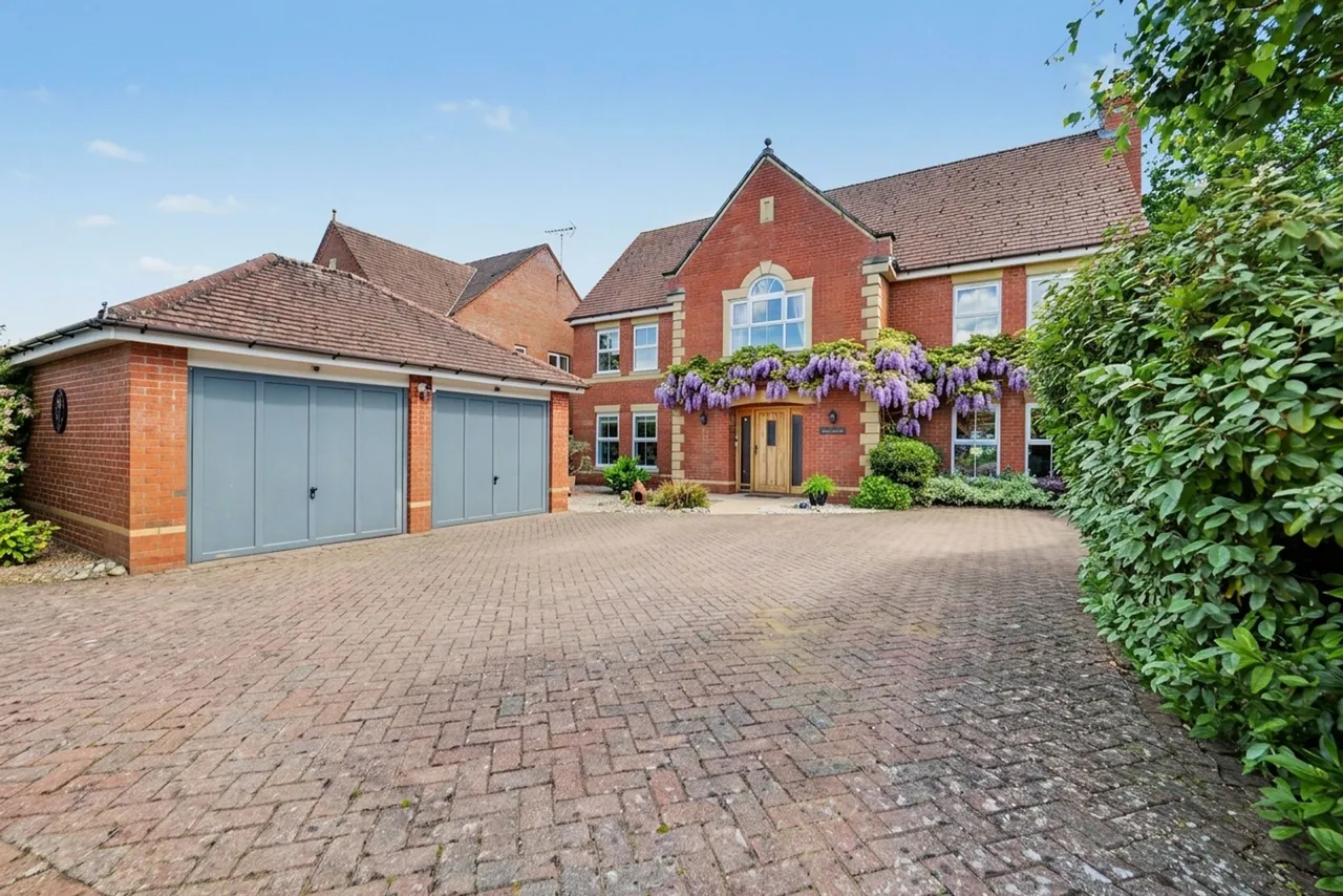 Woodlands Close, Oadby, LE2, photo 2