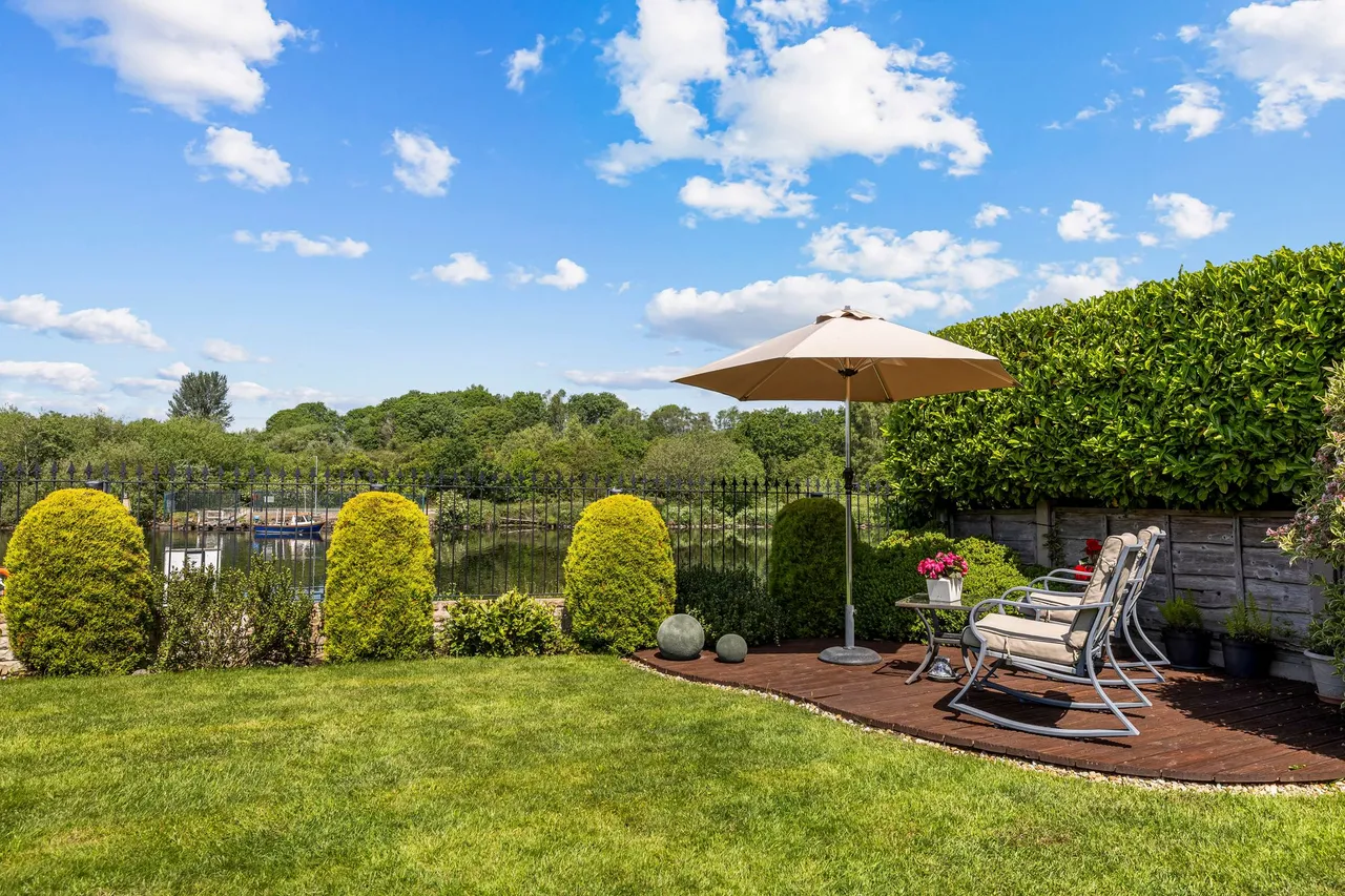 Alderley Road, Thelwall, Warrington, Warrington, WA4 2JA, photo 16