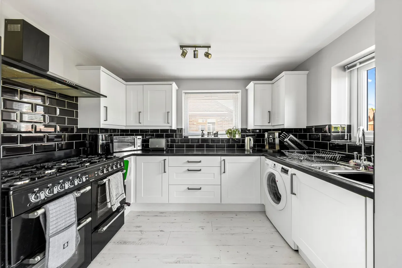 Alderley Road, Thelwall, Warrington, Warrington, WA4 2JA, photo 6