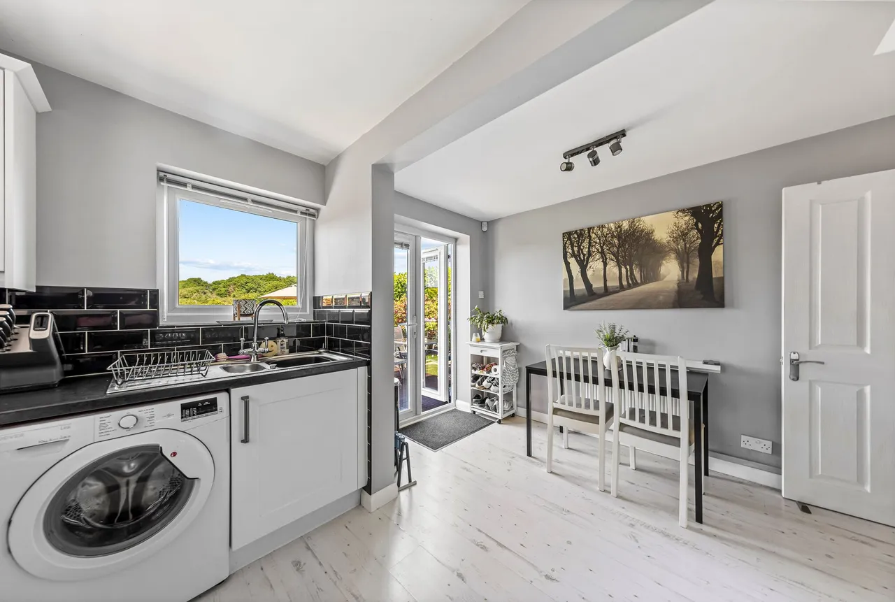 Alderley Road, Thelwall, Warrington, Warrington, WA4 2JA, photo 5