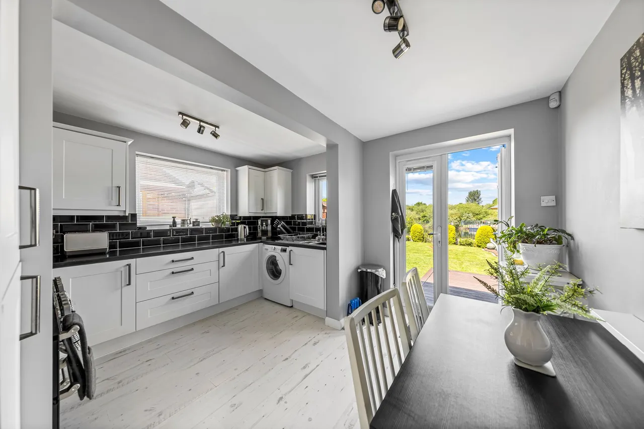 Alderley Road, Thelwall, Warrington, Warrington, WA4 2JA, photo 4