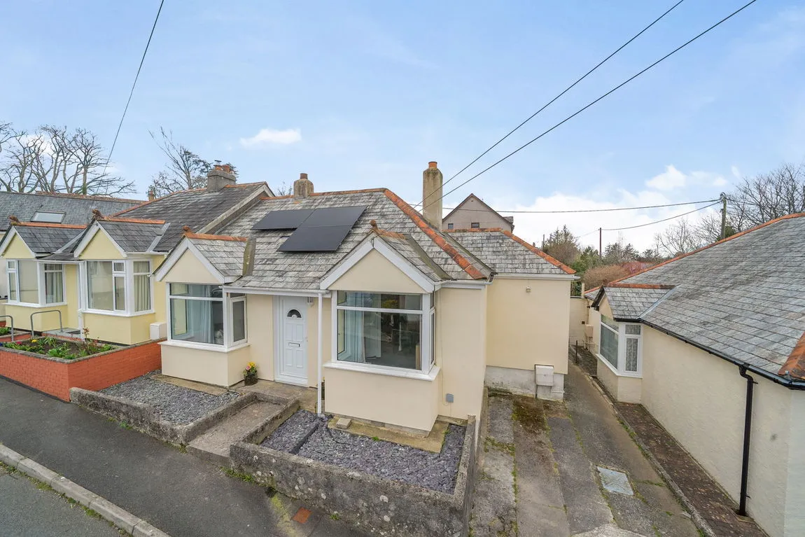 2 bed house for sale — Mount Wise, Launceston, Cornwall, PL15 9AT